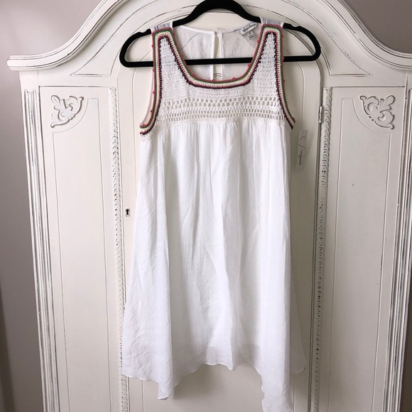 Speechless Dresses & Skirts - 🌸NEW🌸Beautiful White Lined Dress